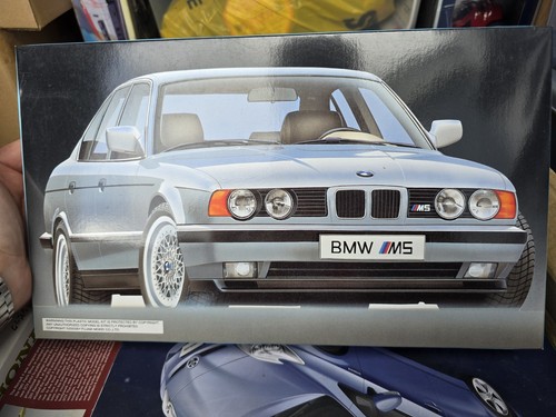 Bmw model kit by - 1:24, m5