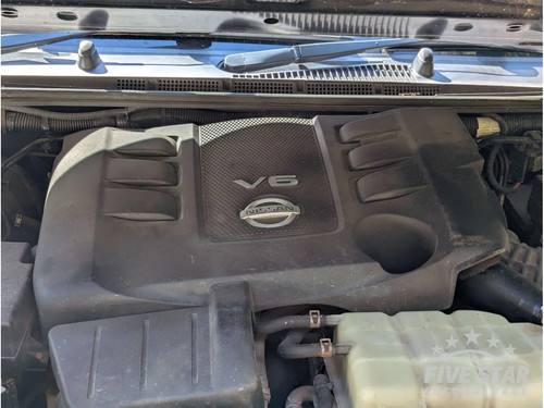 Nissan navara top engine cover - nissan,