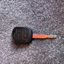 GENUINE TOYOTA 3 BUTTON REMOTE