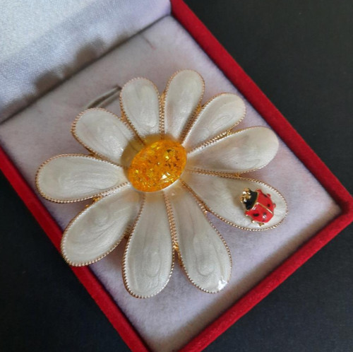 Ladybug daisy flower brooch - flower,