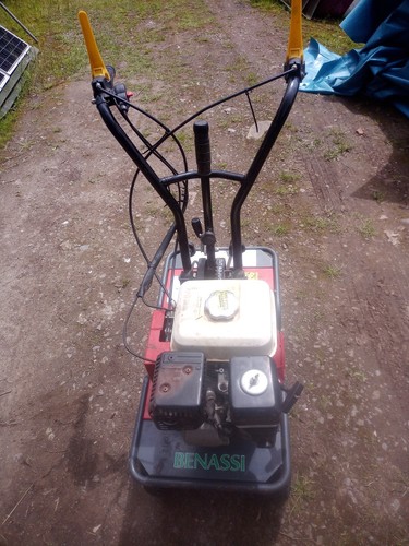 Petrol turf cutting - petrol,