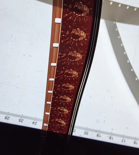 16mm the sting feature - ,