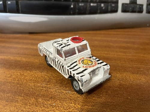 Corgi toys land rover 109w - corgi,