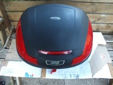 Givi E470 top box in good condition very clean box inside and out has two keys