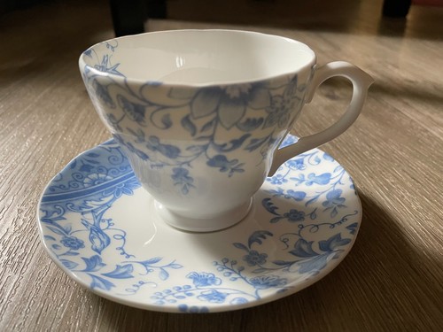 Blue chintz teacup - teacup, saucer