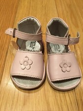 Girls fofito pink shoes, uk size 6