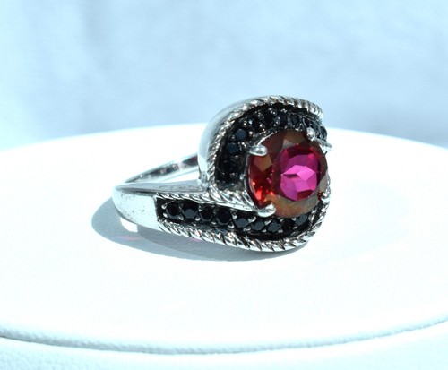 Red and black spinel swirl - red,