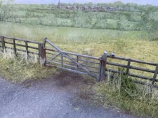 O Gauge Five Bar Gate