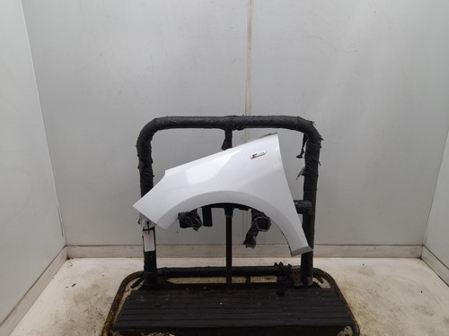 Ford fiesta left front - front, wing