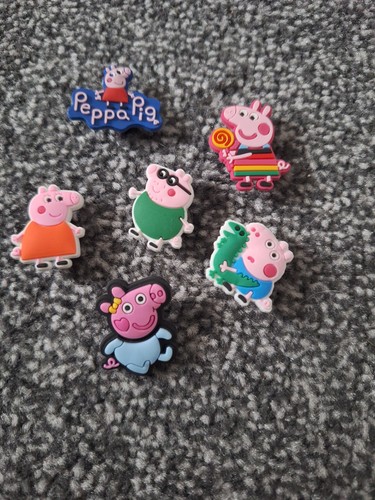 Peppa pig croc charms - 6,