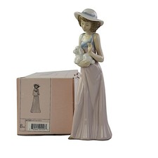 NAO Figurine, 1157, Pampered