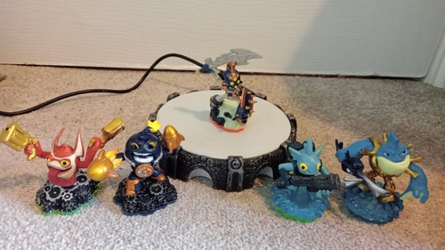 Skylanders bundle and xbox - bundle,