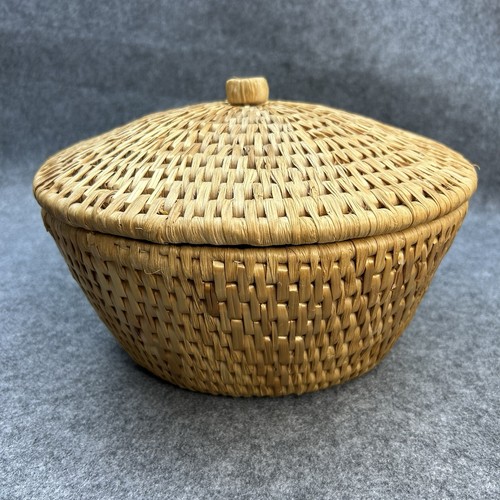 Raffia lidded sewing basket - lidded,