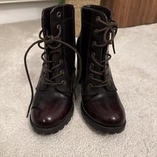 Women’s Size 5 Peacocks Dark