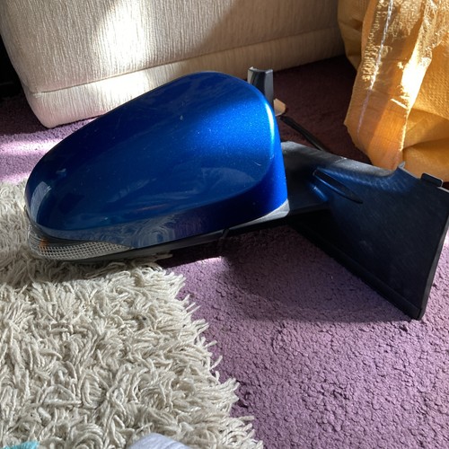 Toyota yaris wing mirror - toyota,