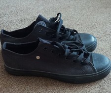 Mens Dunlop black trainers size UK 7, EU 41