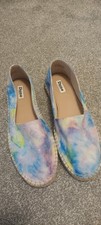 Dune size tye-dye flats, size 6