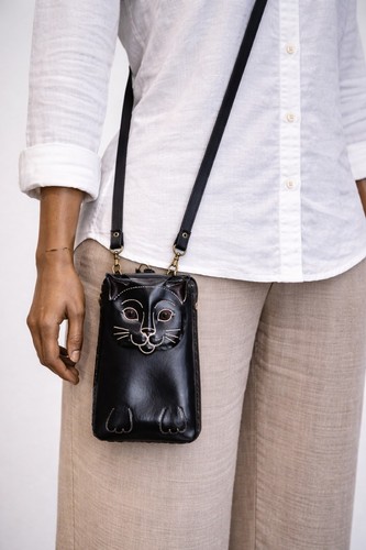 Black cat leather cell - black,