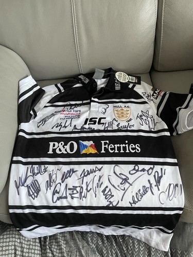 Hull signed home shirt - fc,