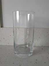 Sturdy thick clear glass vase 25cm tall, heavy-duty for all your floral displays