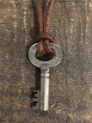 Abercrombie fitch antique - &,