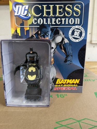 Chess set batman bat signal - dc,