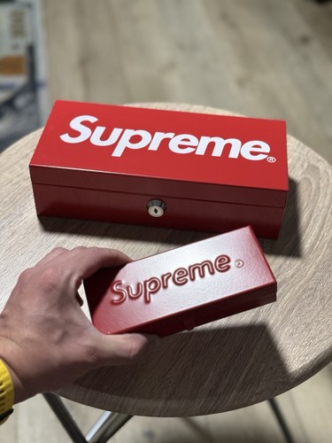 Supreme metal lock - supreme,
