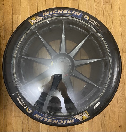 Mans 24hr aston martin - le,