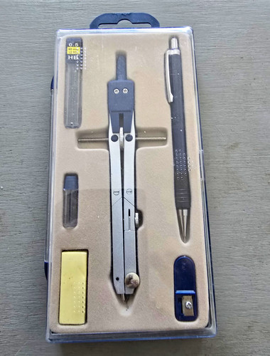 Compass drafting instrument