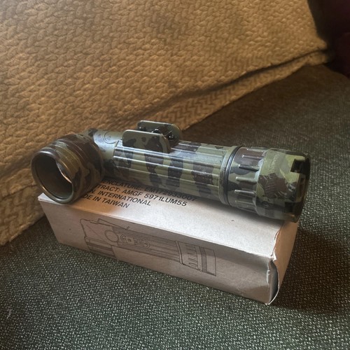 Angle head flashlight - ,