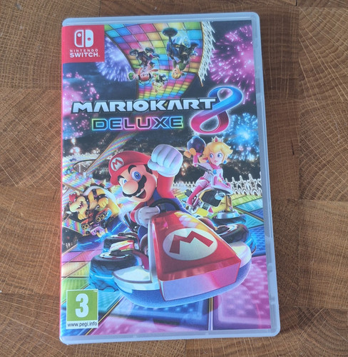 Nintendo mario kart deluxe - mario,