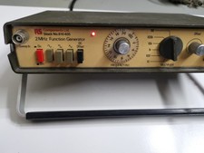 RS 610-635 2MHz Function Generator Sine Square Triangle Needs Contact Cleaning