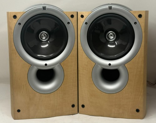 Kef bookshelf speakers pair - q1,