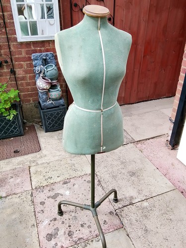 Singer sewing mannequin - ,