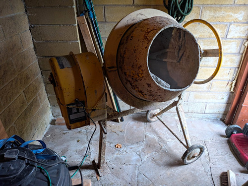 Electric cement mixer with - electric,