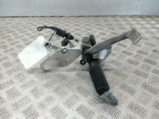 Yamaha YZF 1000 R THUNDERACE (1996-2004) R/H Right Footrest Assembly #80