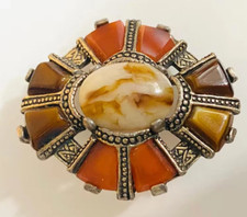 Attractive, vintage, Celtic-style costume jewellery brooch from renowned Miracle