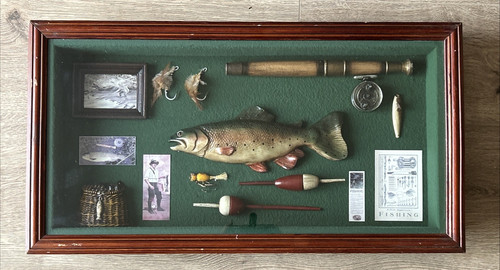 Large vtg fly fishing themed - fly,