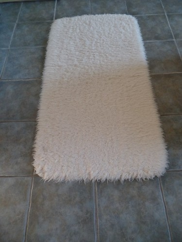 Wool rug 100 the - wool, by