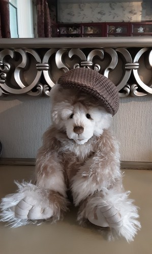 Charlie bears chortle - charlie,