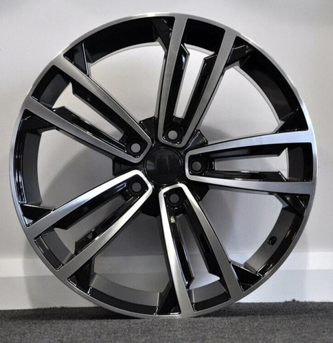 Black vw seville - x4,