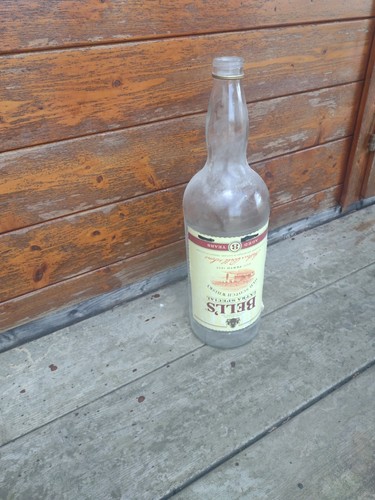 Bells litre whiskey bottle - 4.5,