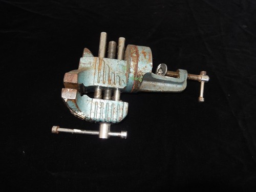 Heavy duty bench vice - &,