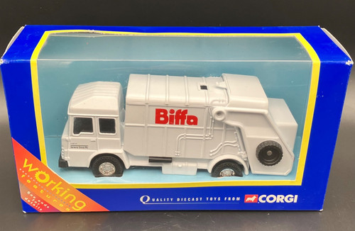 2000 corgi toys - 2000,