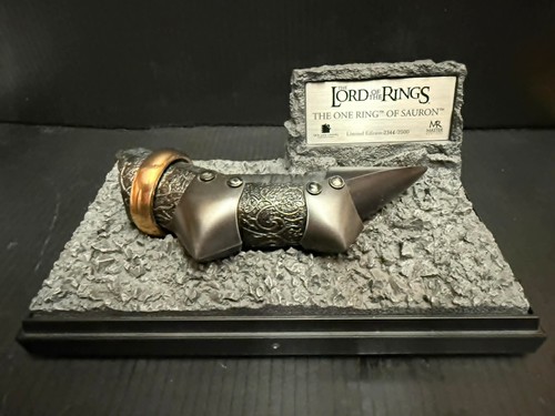 Master replicas lotr - lotr, one
