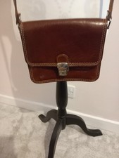 Vera Pelle Brown Leather Cross