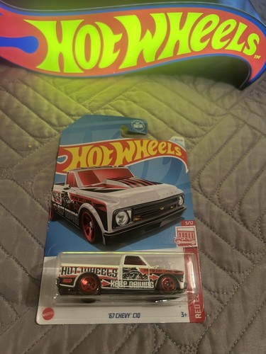 Hot wheels chevy c10 - hot,