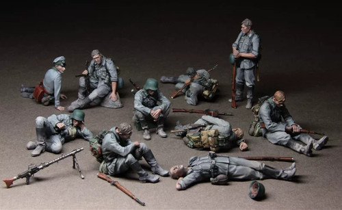 German infantry at rest - at,