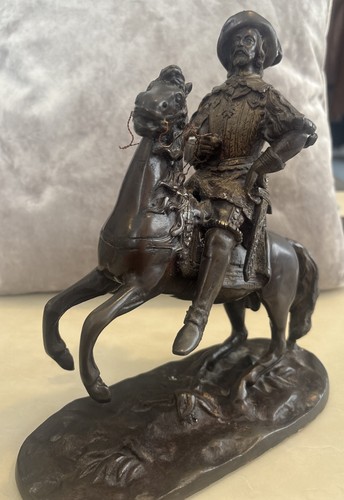 Bronze sculpture musketeer - bronze, of