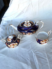 Royal Albert Heirloom Pattern